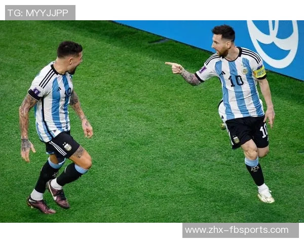 足球历史上的传奇人物究竟是谁引发了无数球迷的热议与讨论